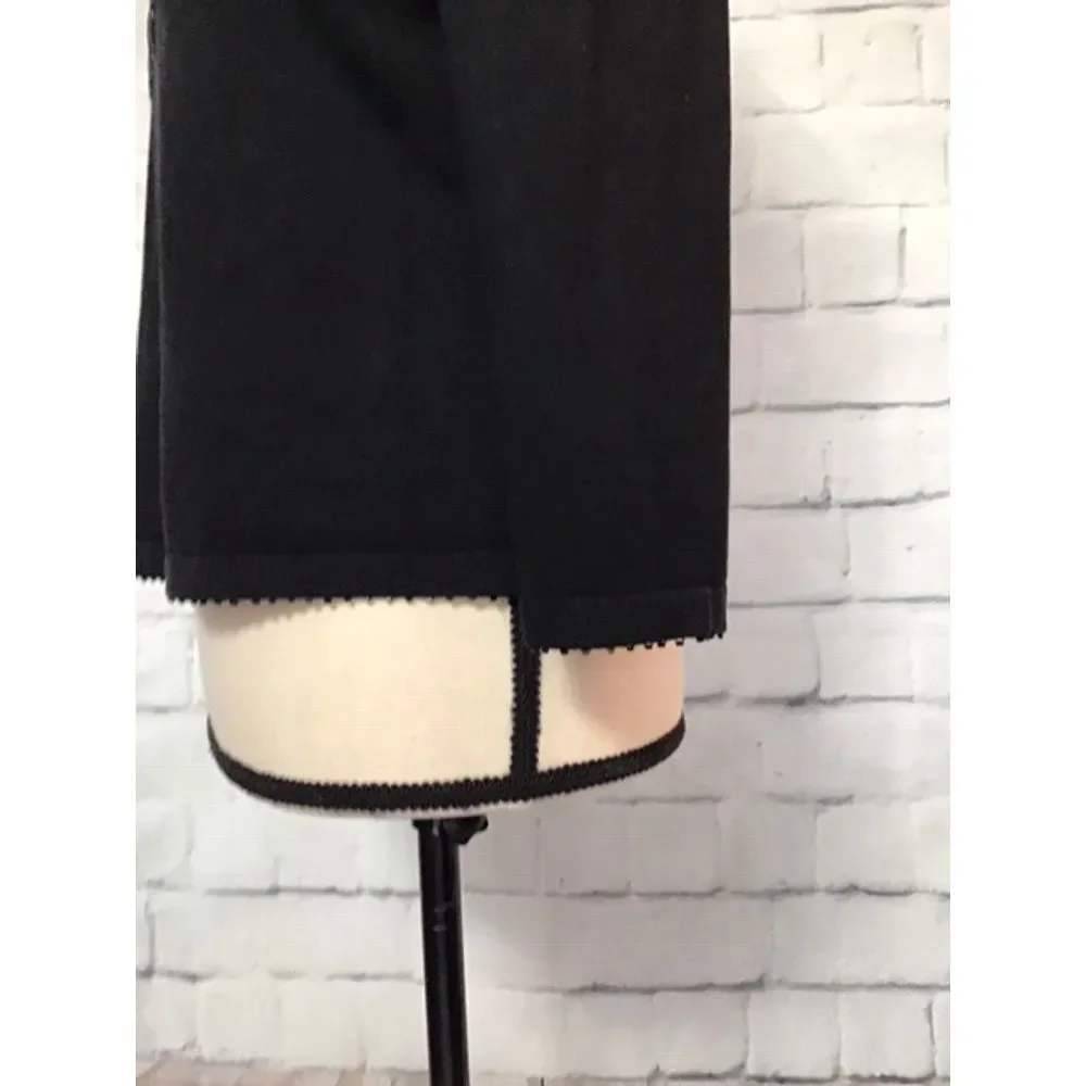 Jones New York Sz M black sweater w/ beaded